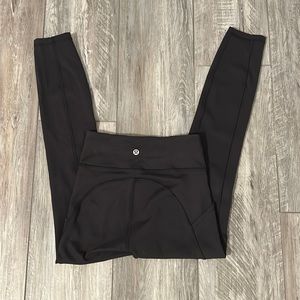 Lululemon| size 2| wunder train w/ pockets| 25 inch|